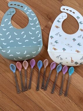 Silicone Bibs + Safety Spoons